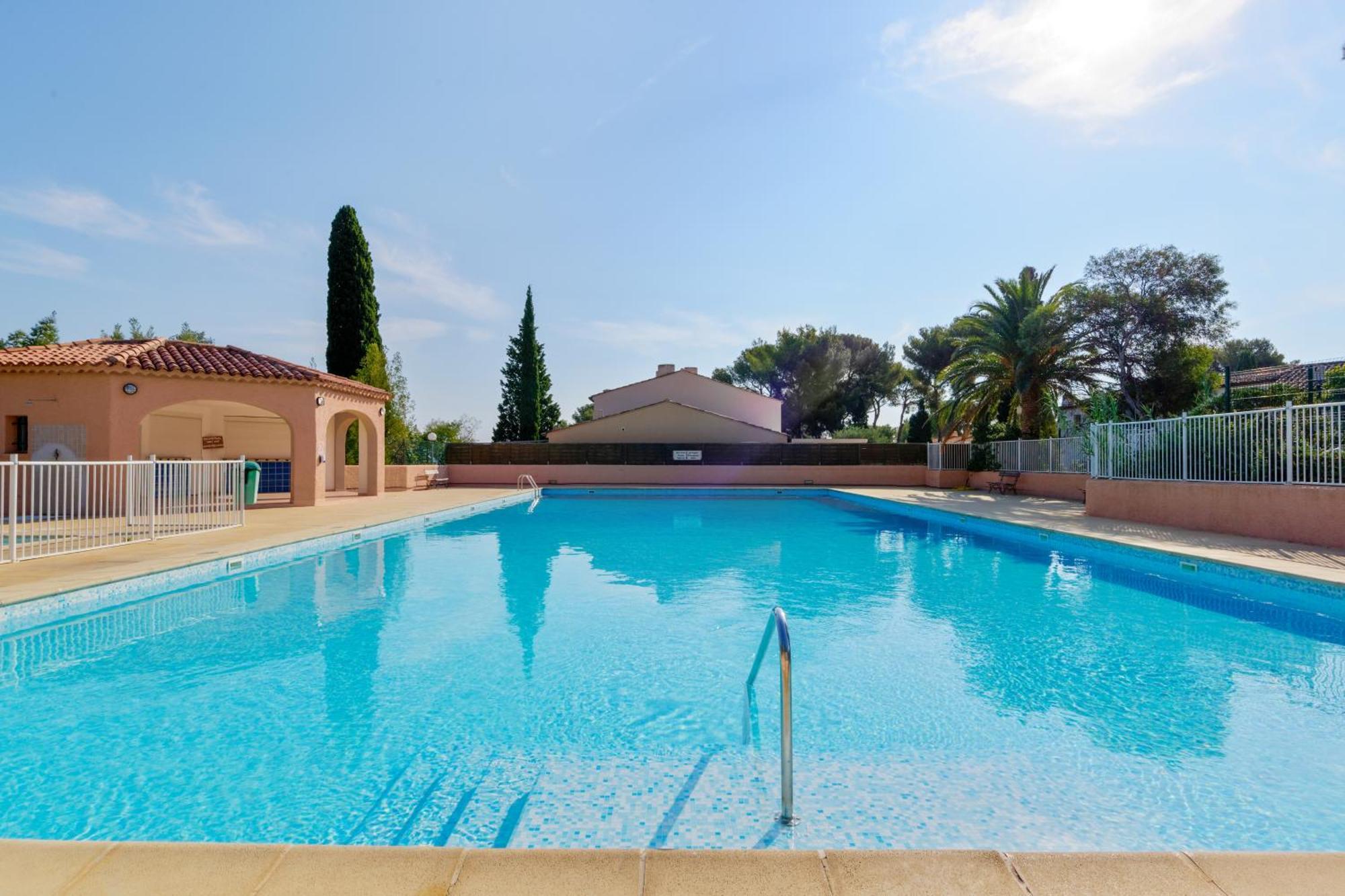Residence Partenaire Le Domaine De Garlande Cavalaire-sur-Mer Extérieur photo
